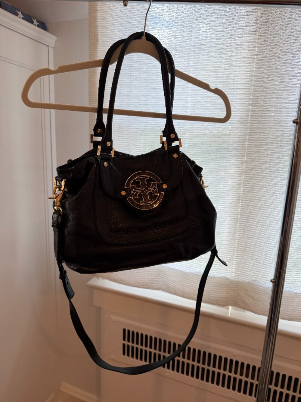 Tory Burch Amanda Black Pebbled Leather Hobo Satchel Crossbody Gold Logo